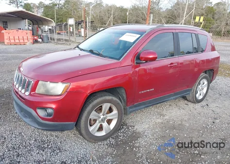 2015 Jeep Compass Latitude z USA, uszkodzony, nr VIN 1C4NJCEB2FD210230
